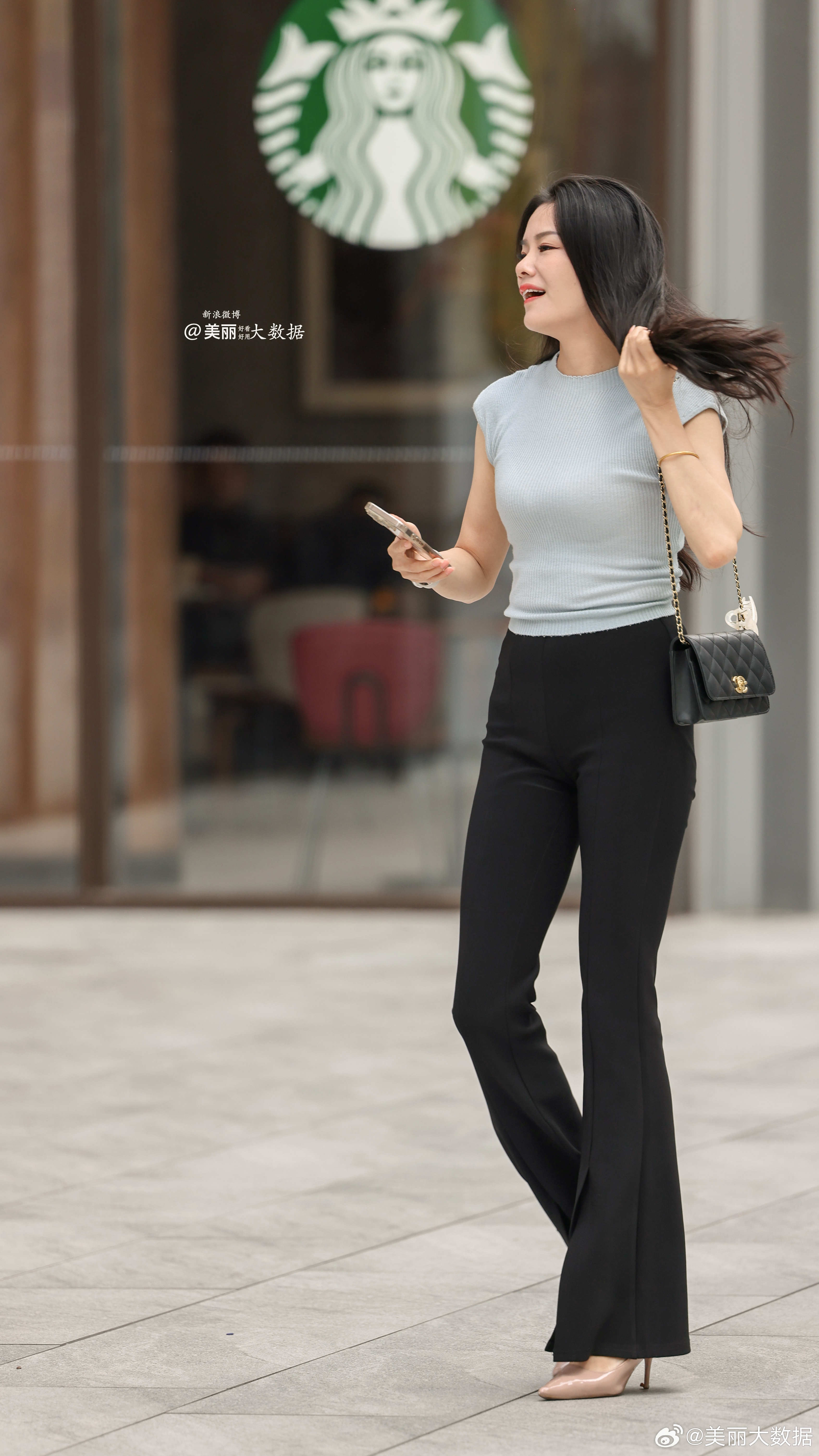 动作很销魂啊。