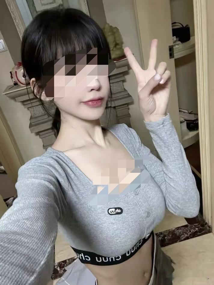 网红司晓迪被曝私生活乱糟糟，主动给异性发私密照片，聊天截图露骨，尺度大到不敢看！