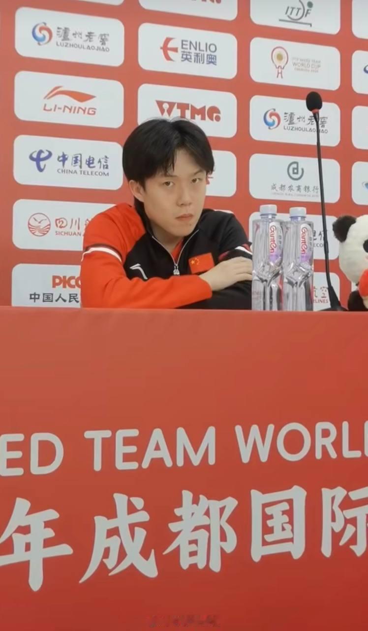 助力中国队最终以总比分 8 - 2 战胜法国队，拿下赛事 6 连胜。值得一提的是