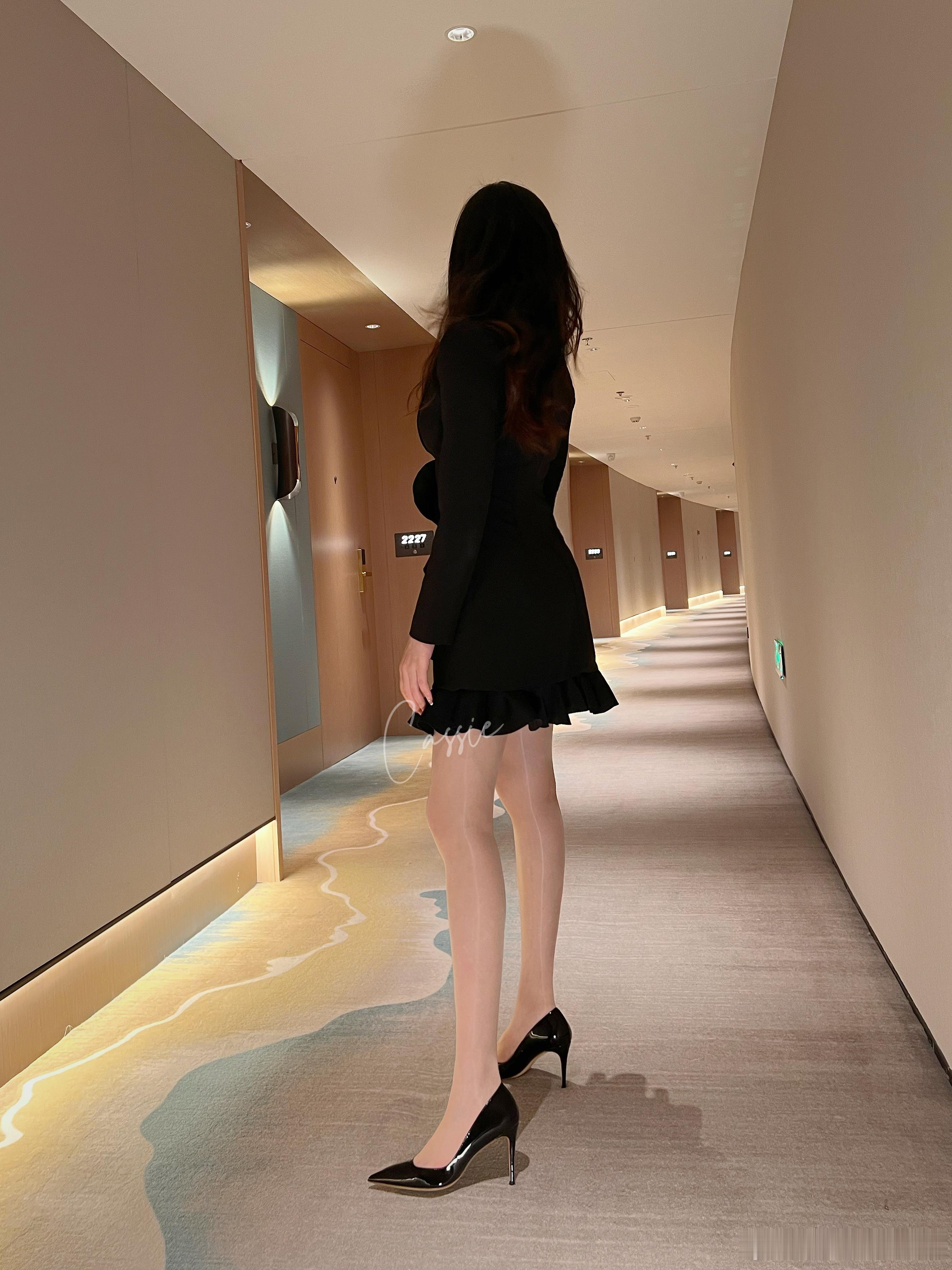 我的女友汐汐🧦「琉光」 砂色绫lingtouch粉底液丝袜美肤袜 ​​​