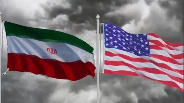 美国不敢全力打击伊朗，主要有两个原因：一是防中俄乘虚而入；而是做出美国不行、打不