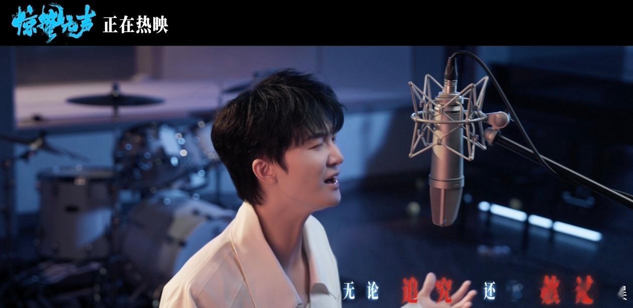 谁懂易烊千玺最后一个背影的力量 真的被这无声的力量狠狠击中💔，易烊千玺的背影没