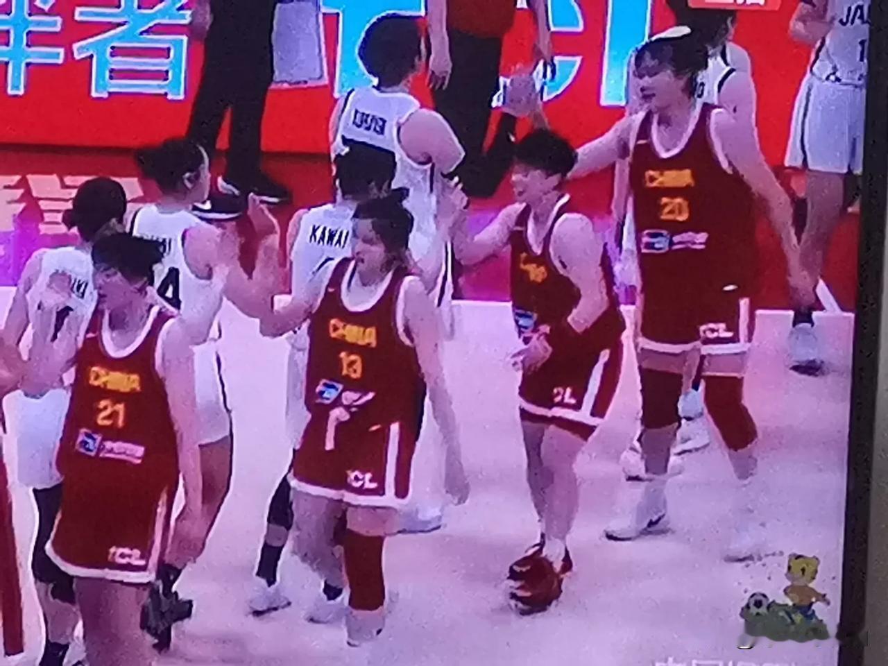 中国女篮热身赛101:92战胜日本女篮。整体来看打得还算可以，要知道日本队有一半
