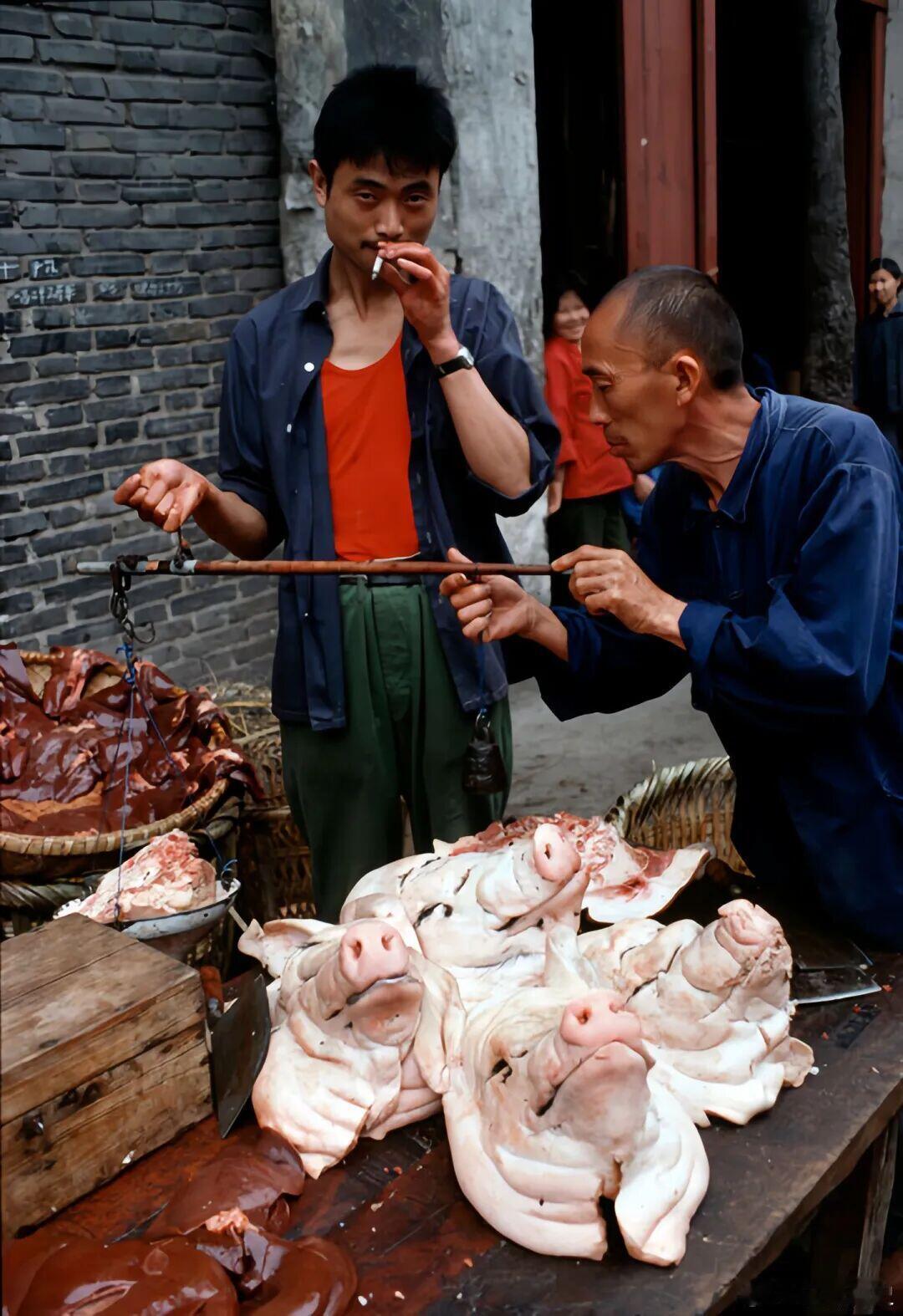 1980年四川，猪肉1块2，盖碗茶5分 ​​​