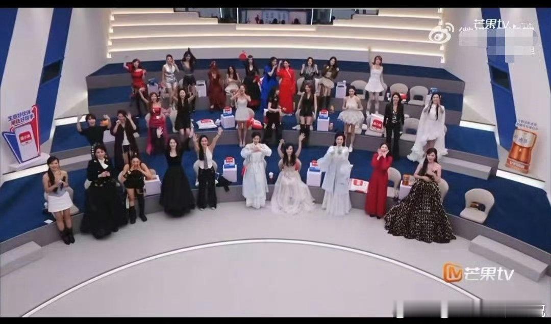 这个春天我决定乘风2026春满人间，时光珍贵，趁春光正好立心愿。汇聚平凡中的温暖