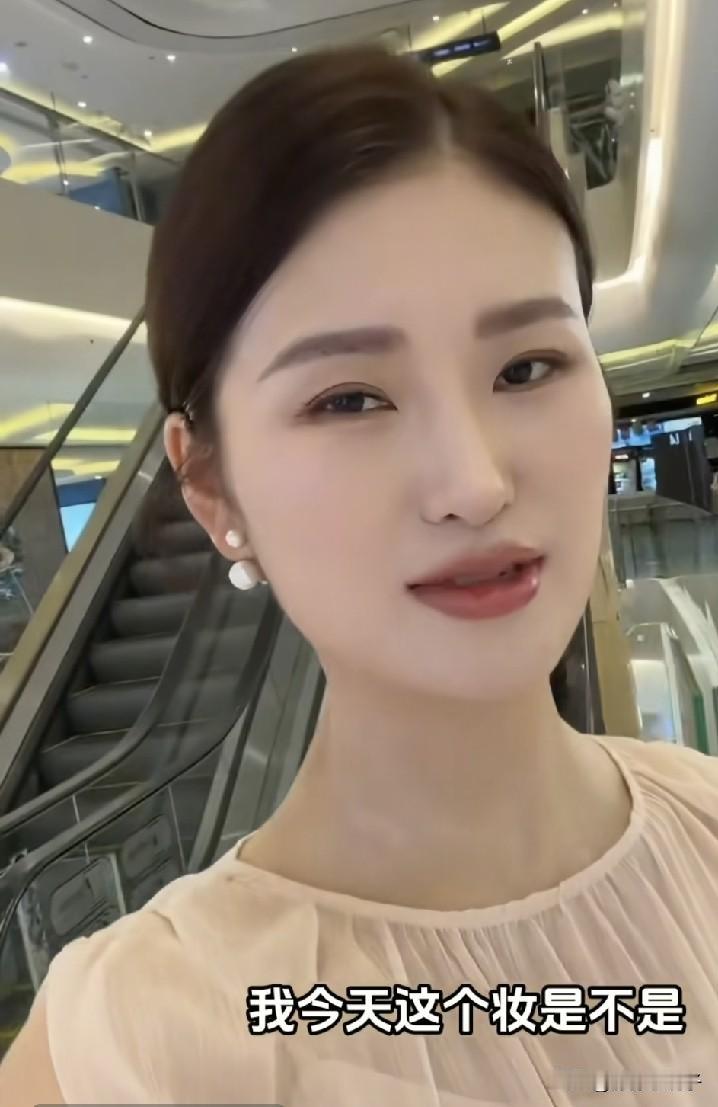 合肥菜菜打扮漂亮又继续相亲，相亲对象被公开，有人认出来了，是当地主持人，本人很帅