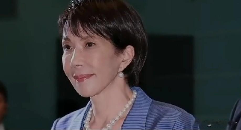 痛快！日本社民党党首福岛瑞穗公开喊话首相高市早苗，直言她应该辞职。

12月7日