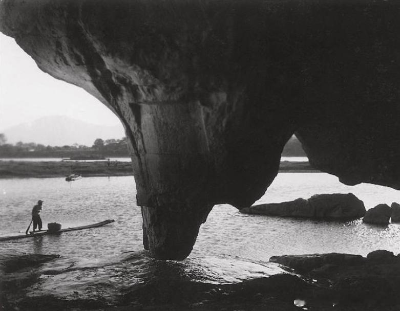 1955年科教片《桂林山水》是新中国第一部彩色科教片，也是新中国第一部在国际科教