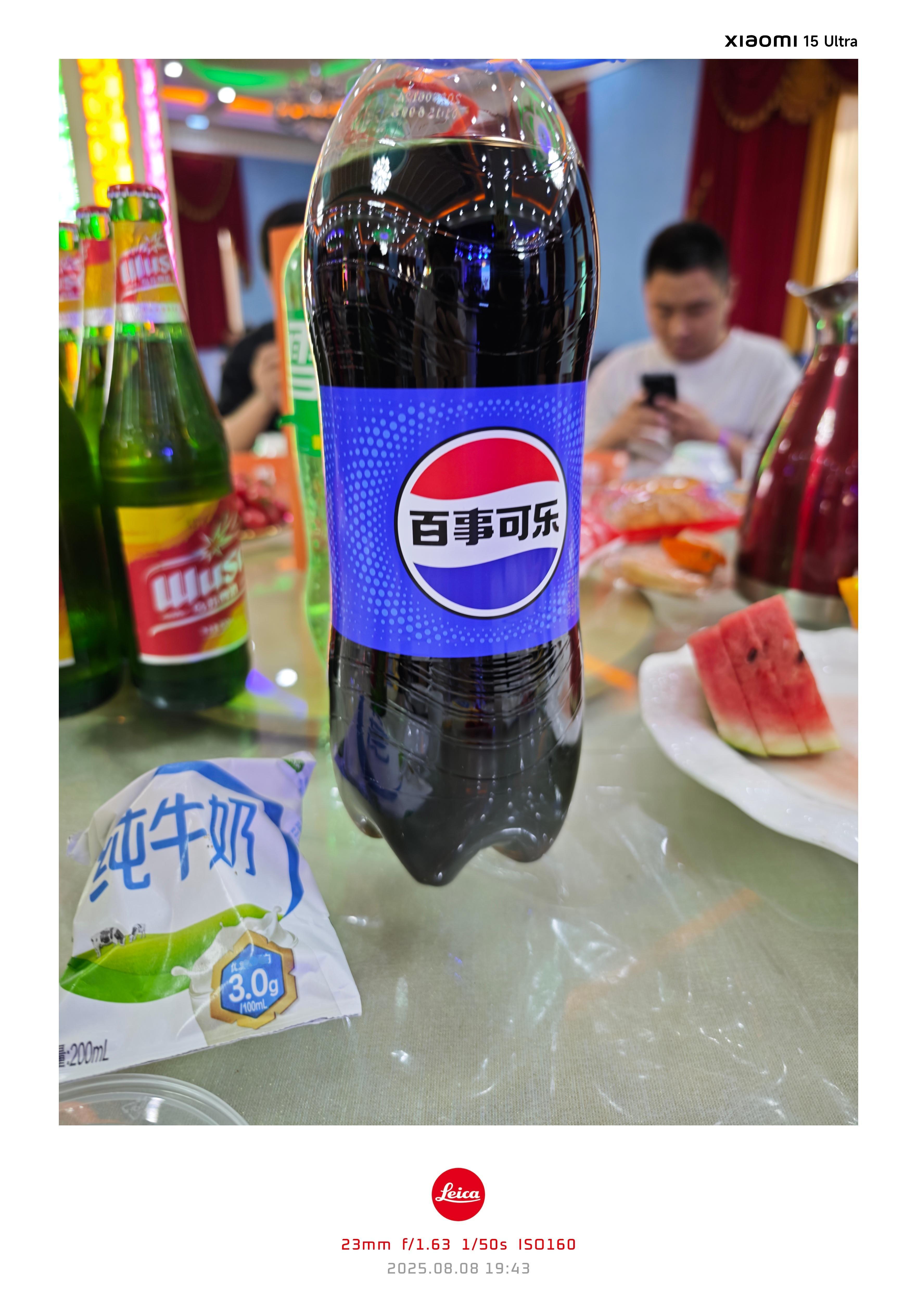 朋友崩溃了，这几天吃的好几个酒店，都是百事可乐，可他爱喝可口可乐，难道这还有市场