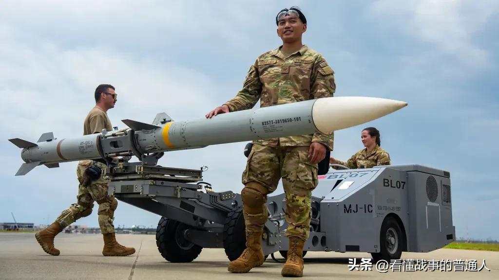 中国顶刊替美国导弹说好话了！AIM-260射程265公里，弹径178毫米，论文结