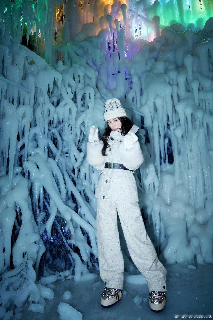 刘涛在哪过年也得问妈 谈及过年的安排，刘涛直言要听妈妈的想法，妈妈在哪家就在哪，