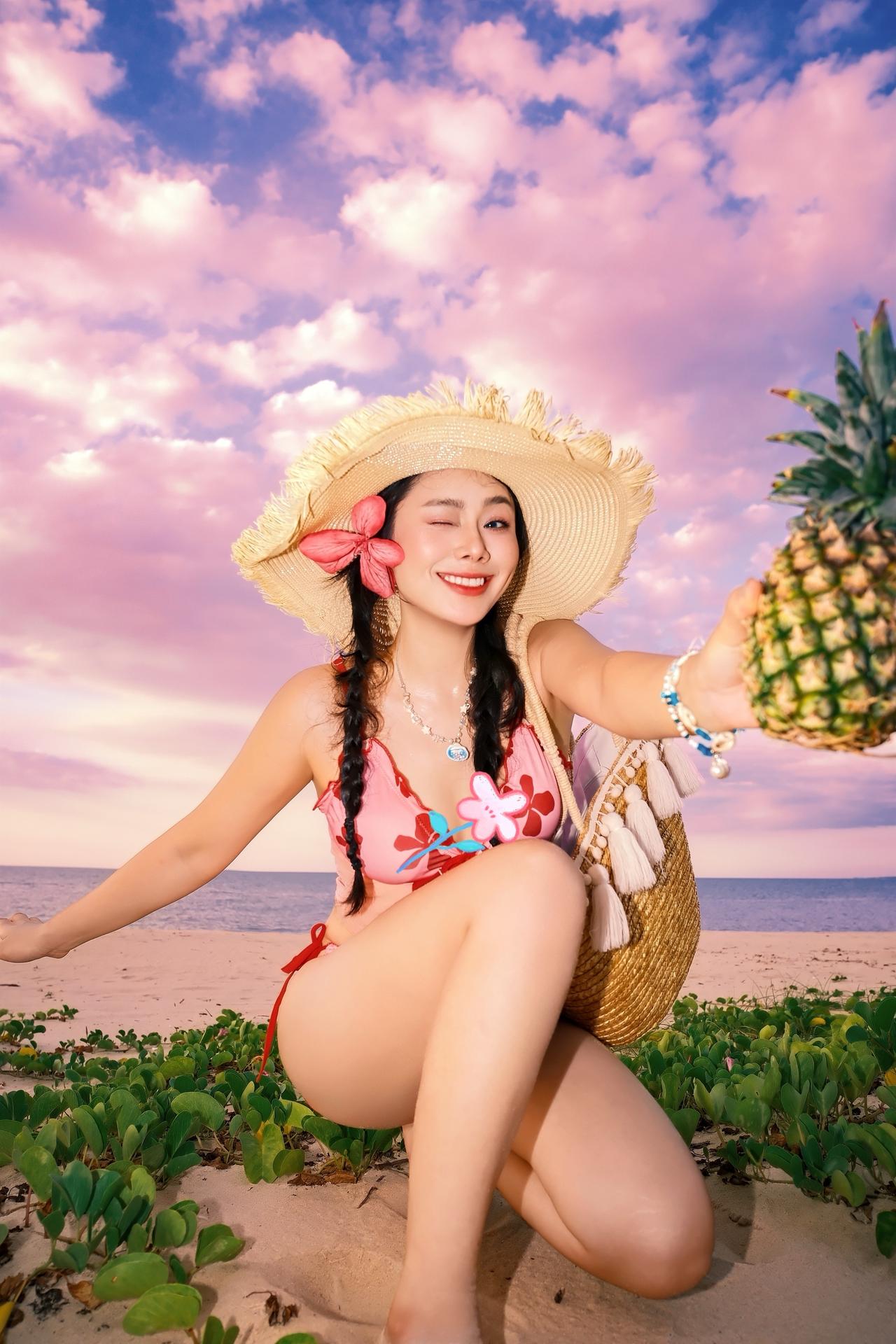 6月海口实况｜粉紫晚霞海边原图直出美哭！海口江东滨海公园沙滩限定夏日晚霞！
日落