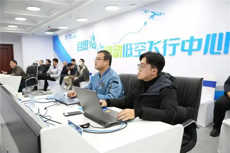 在民生服务领域，打造全省理化生考场平台，在全省范围内推进智慧校园覆盖学校873所