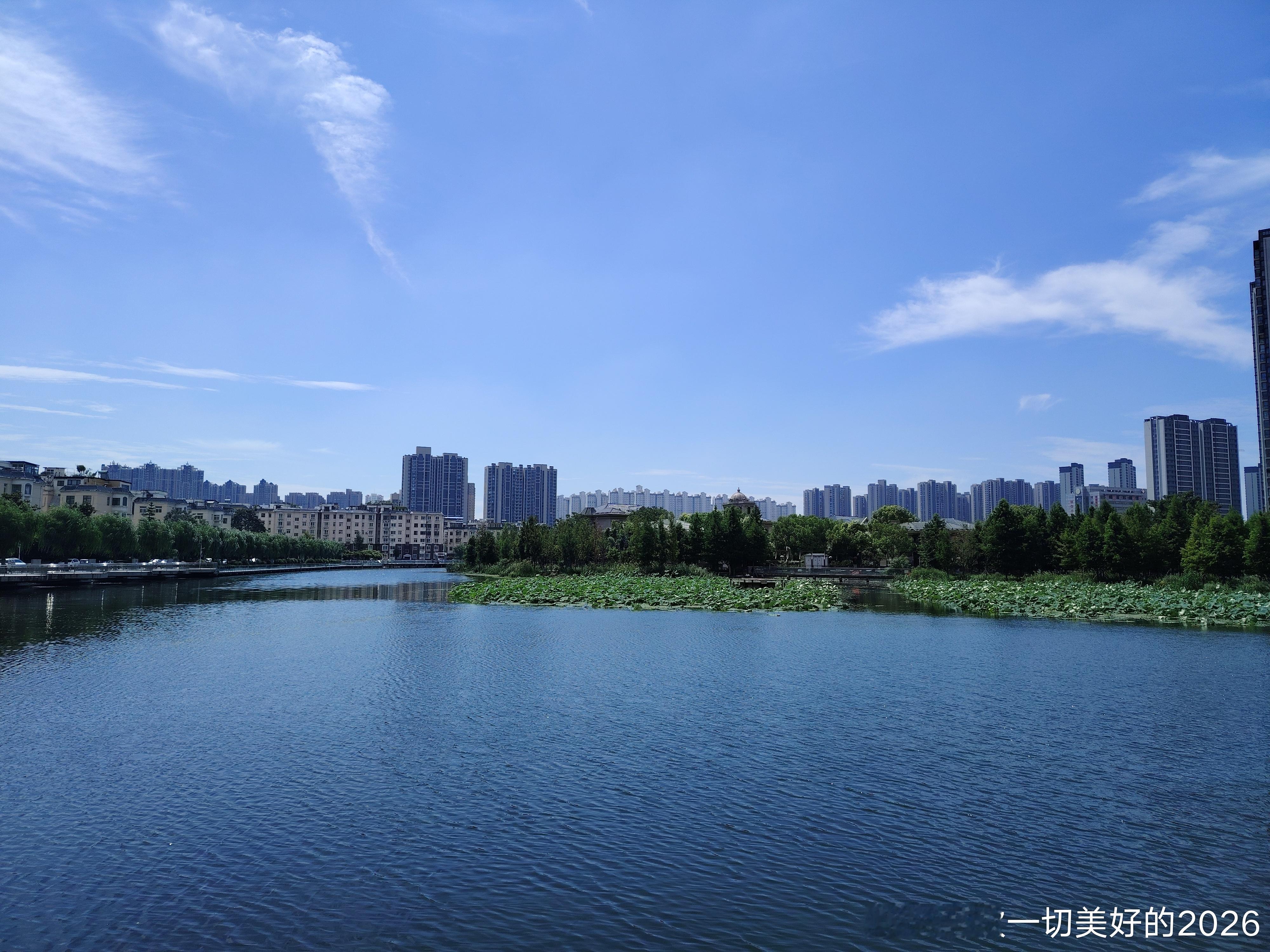 中午跑湖六公里 ​​​