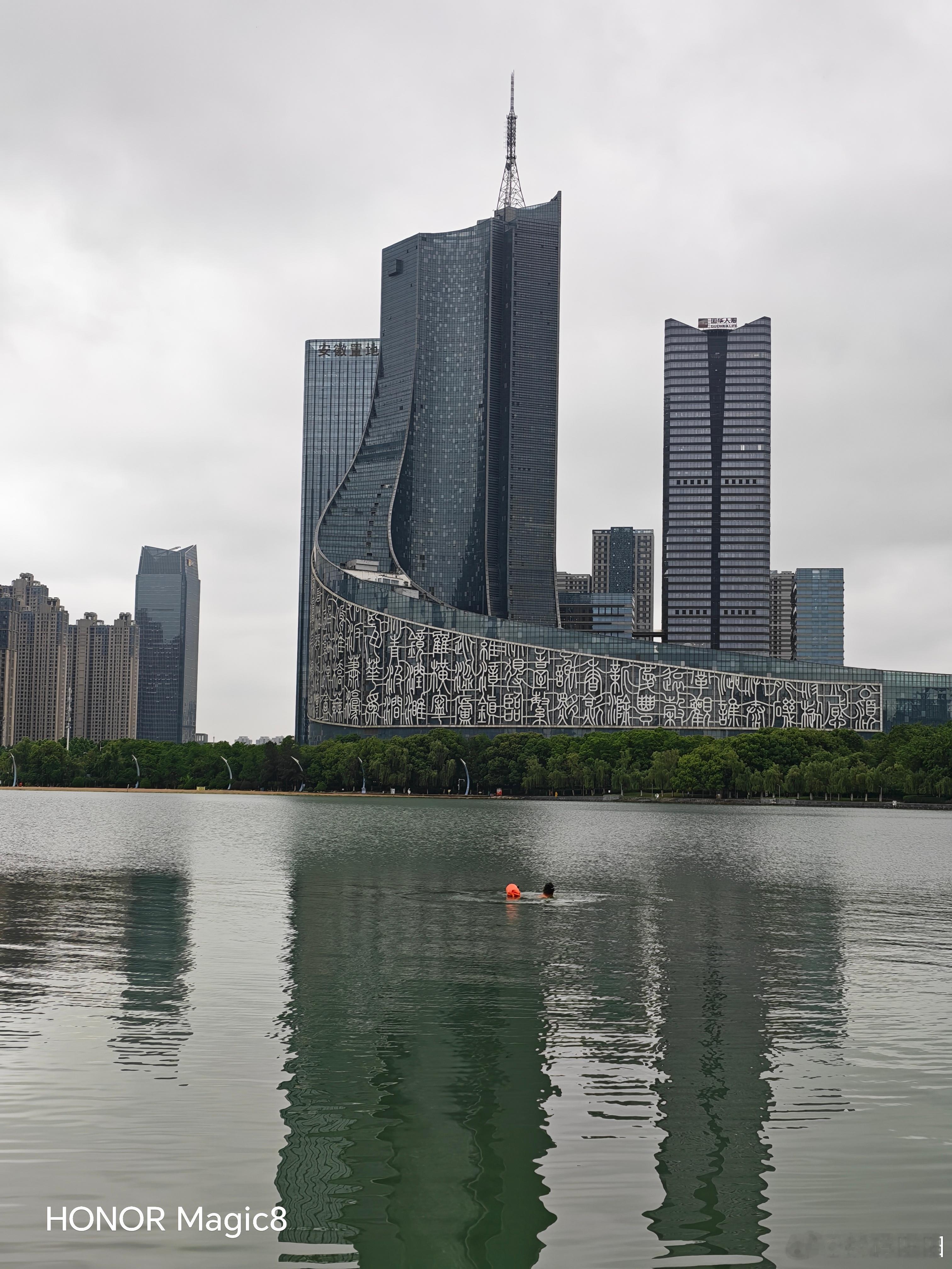 这下尴尬了要不是昨天荣耀600，和OPPOReno16的发布会，我还没发现，现在