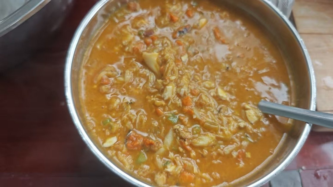 媳妇今天做的蟹黄拌面，大概用了六只螃蟹的蟹肉和蟹黄。我的年度美食清单好好吃饭的一