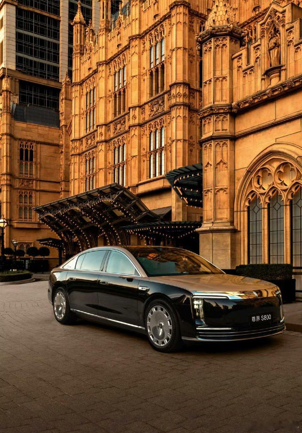 鸿蒙智行43个月交付一百万台车鸿蒙智行43个月狂揽百万用户，不是偶然，是中国汽车