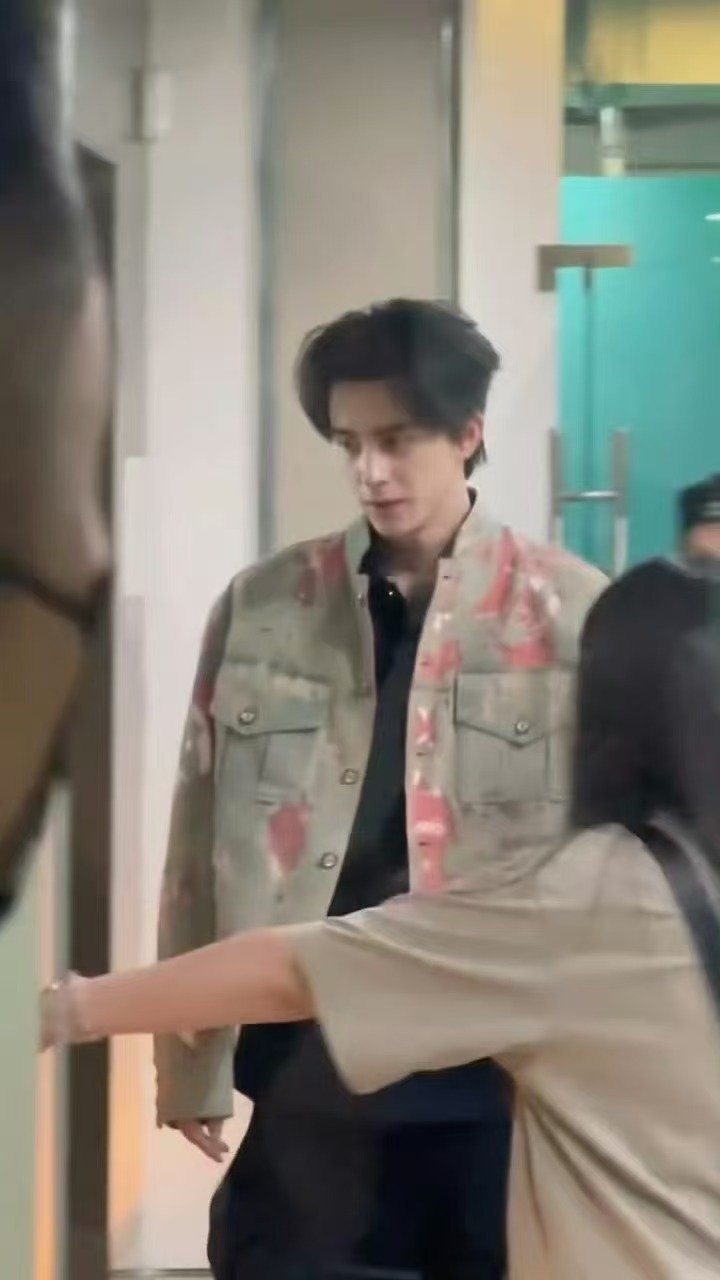 李兰迪敖瑞鹏上班李兰迪敖瑞鹏追剧团迟莞好一对妙人～ ​​​
