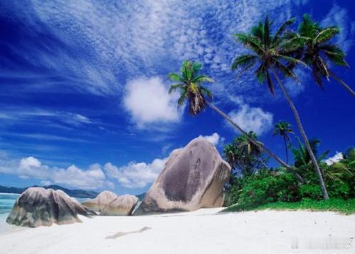 【蒙巴萨】蒙巴萨是肯尼亚第二大城市，滨海省省会。蒙巴萨位于东南沿海，临印度洋。城