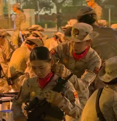 女民兵方队亮相互相整理戎装女宝哈特软软🥺🥺 ​​​