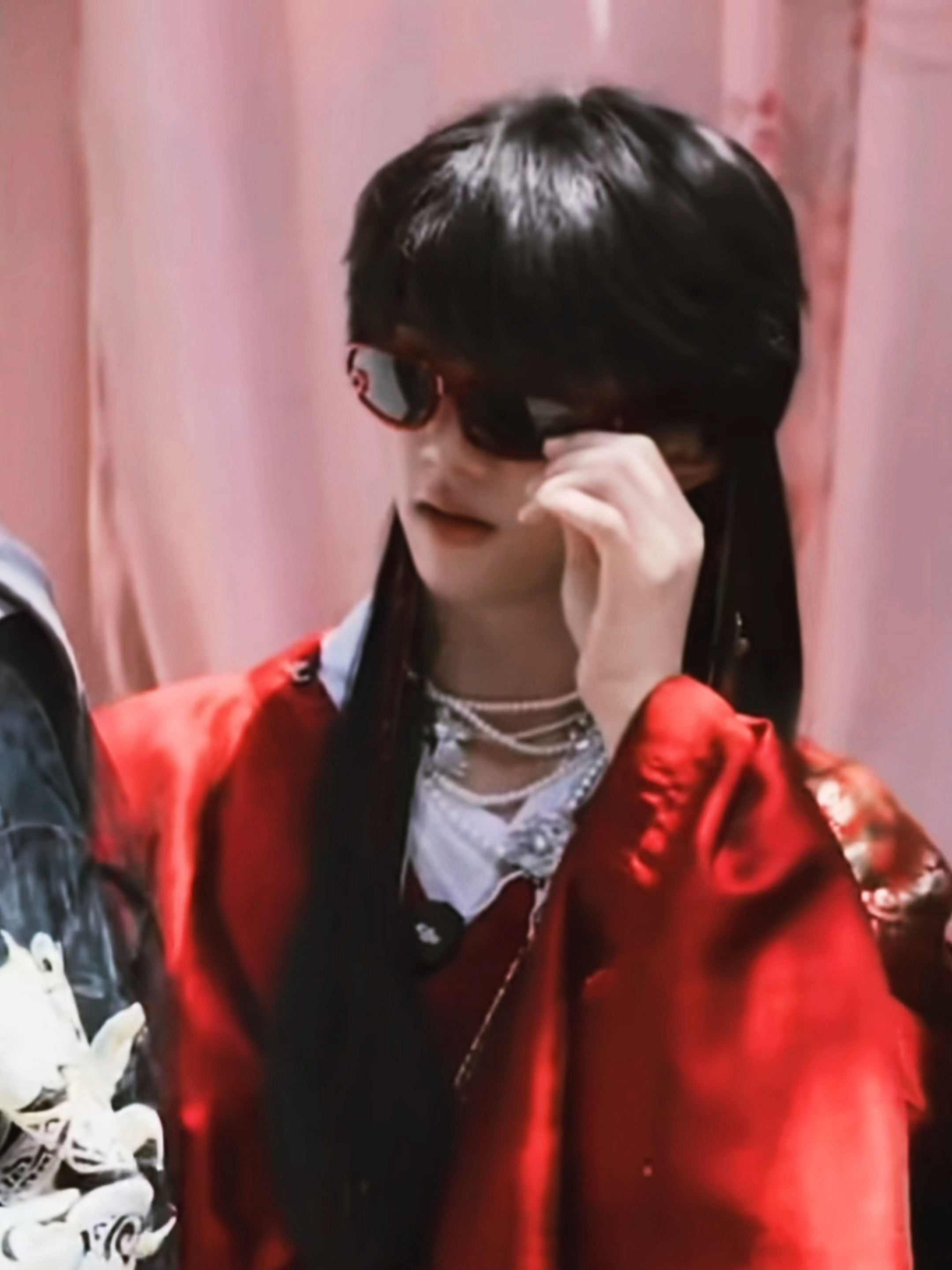 张函瑞  他一个长发红衣美人（古现代穿插版🕶️） 