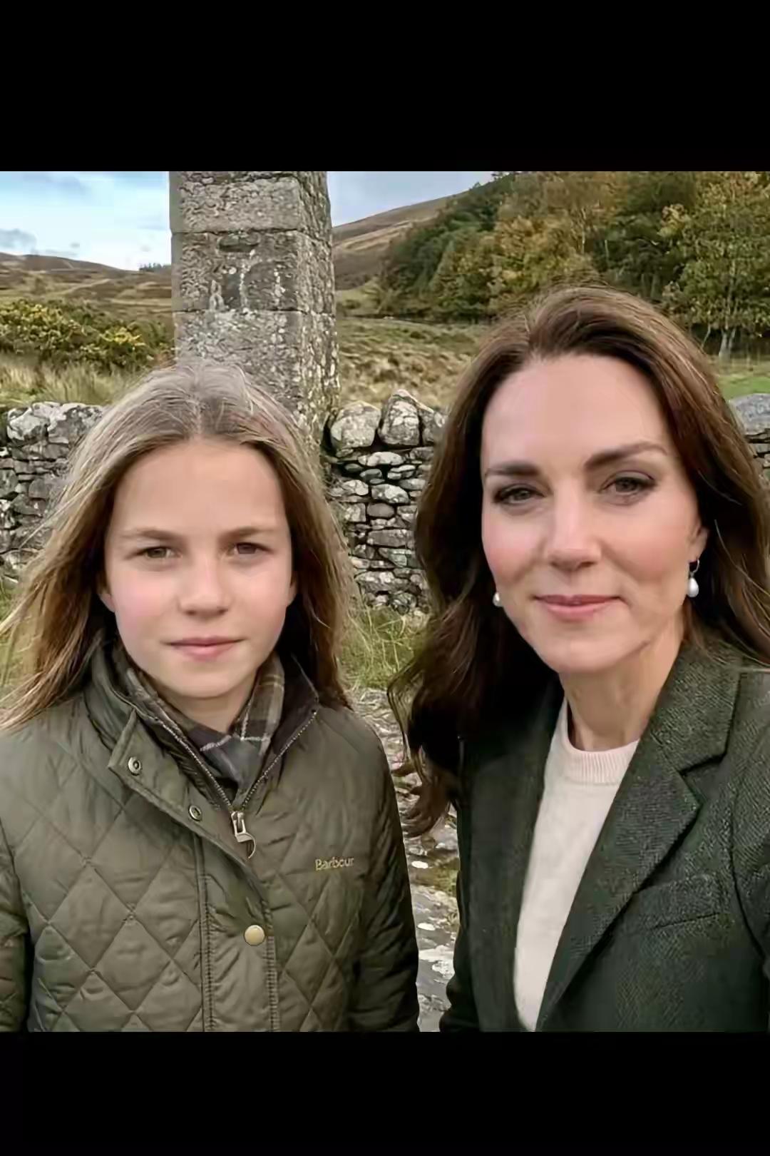 凯特和夏洛特，可以说是王室的“门面”！
颜值，拿得出手！
气质和气势，有当年的戴