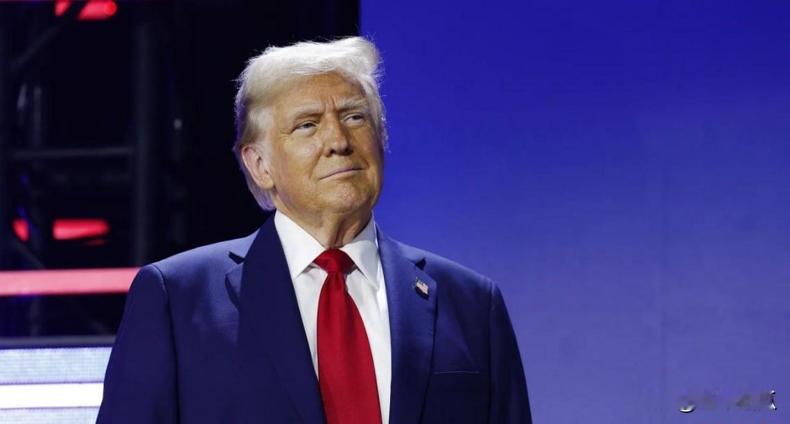 特朗普土匪思维。美国记者问：那艘被扣油船上的石油怎么办？

 特朗普称：我想我们