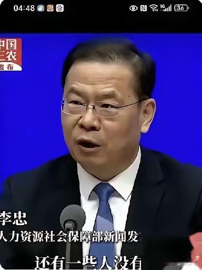 很多灵活就业的人不是不想交社保，实在是扛不住每年一万多的缴费压力。

像跑外卖、