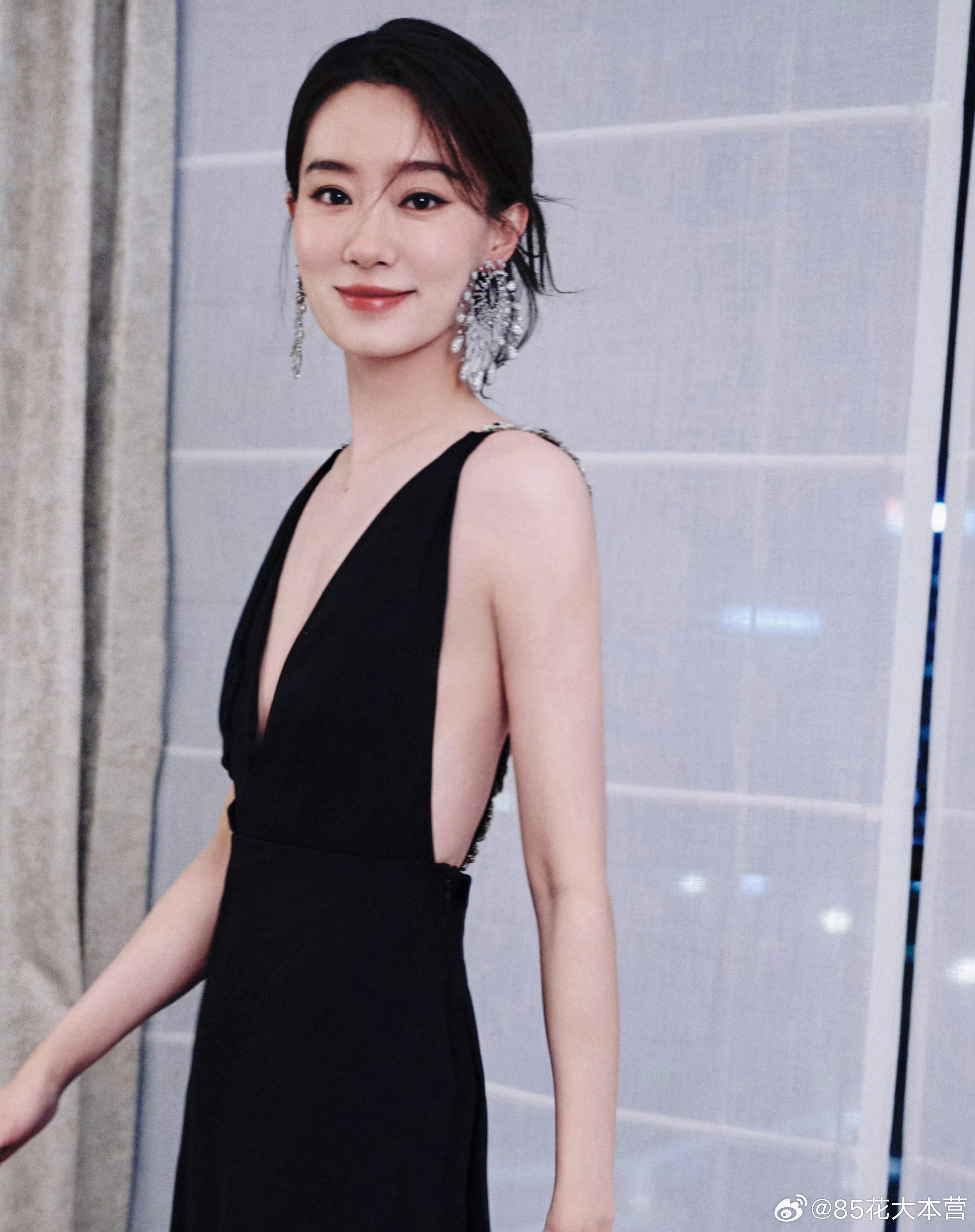 VOGUE盛典，张小斐的第二套造型～我们电影花真的每次活动造型都有很大进步！很美