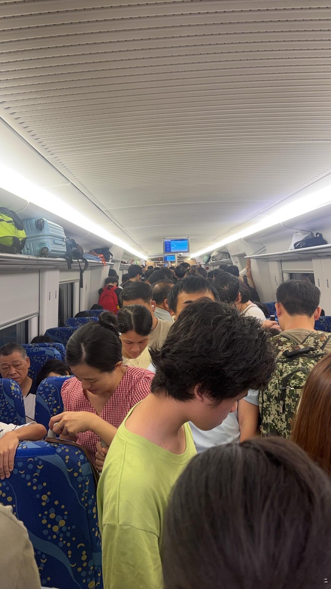 广东城际 网友：2026-08-30（周日）下午5点多，广惠城际，广州长隆到惠州