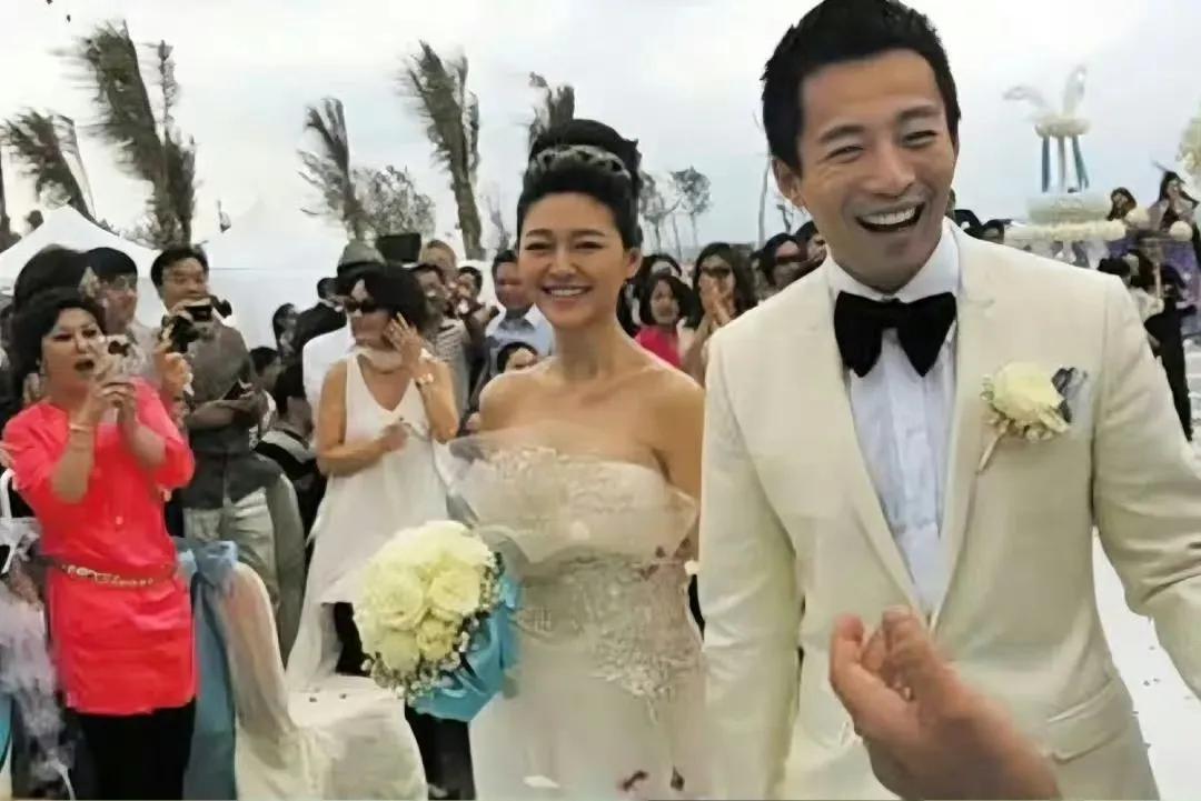 大s要是有小s一半的精明，也不至于落到今天这步田地！

​人家还知道死守个钻石王