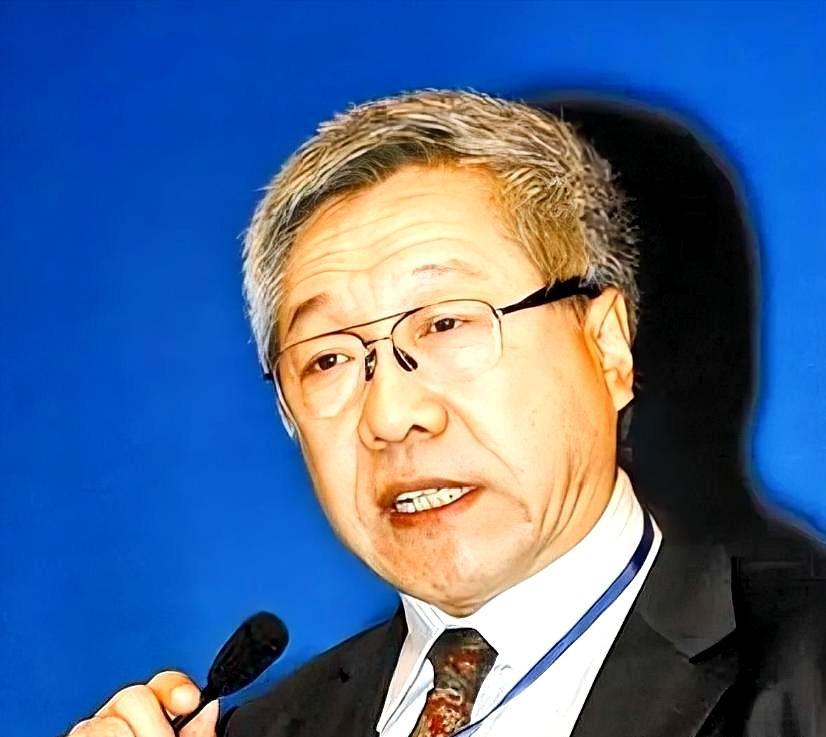 郑秉文又被吐槽上热搜：建议学习德国养老模式，可退休金2万的人，教退休金2千的人怎