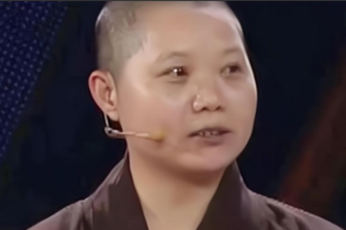 2020年，一尼姑带庵中珍宝上节目，被专家说是赝品，尼姑不仅不失望，反而笑问专家