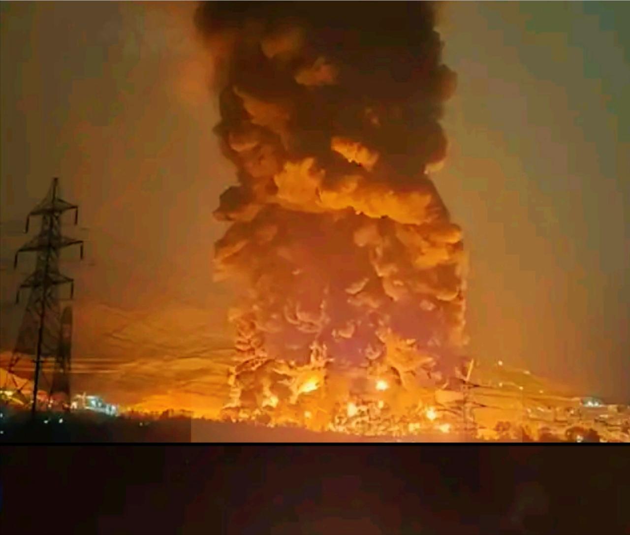 原以为还要推迟5天，结果连招呼都不打，现在直接掀桌子了！
 
就在23号，特朗普