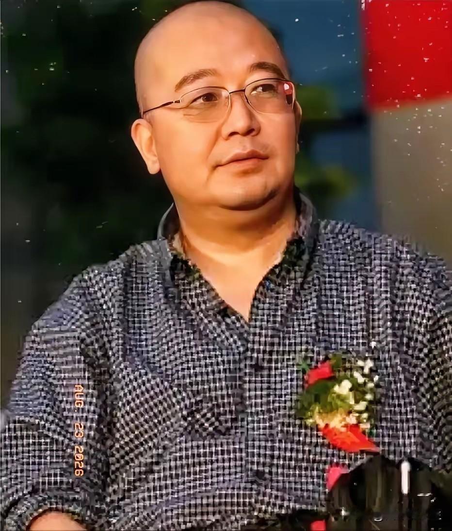 忆唐师曾

那个奔赴战场、镜头记录时代的人，悄然远去了。

人称“唐老鸭”的他，