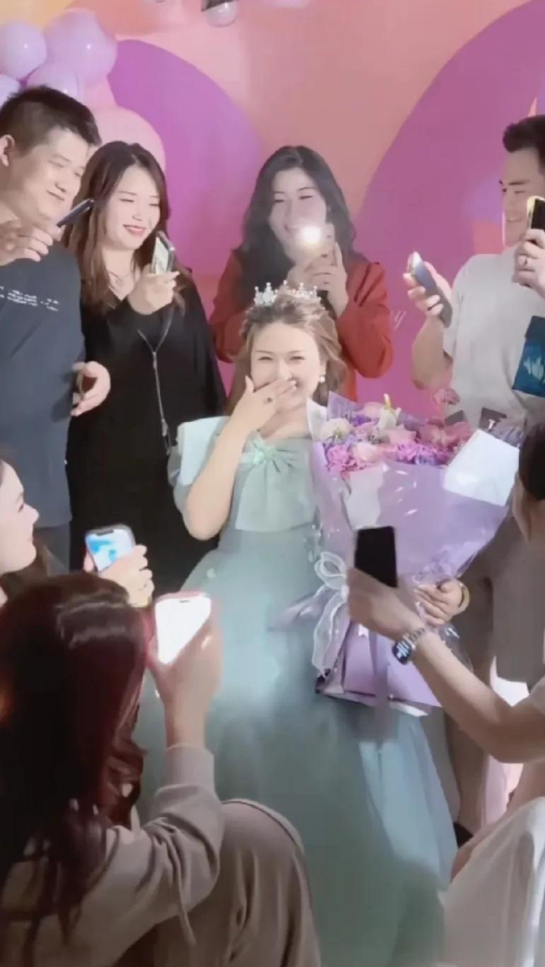 有过这样的调查，曾对500名成年男性进行调查，发现87%的男人更喜欢，曲线优美、