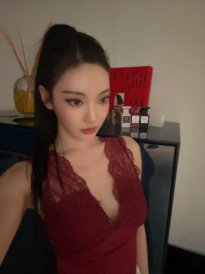宁艺卓镂空抹胸宁艺卓高马尾自拍 小宁宁美美美 