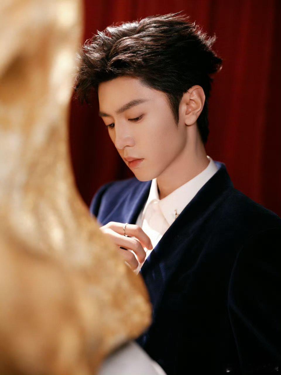 陈哲远线下活动好权威的一张脸又是元气满满的一天