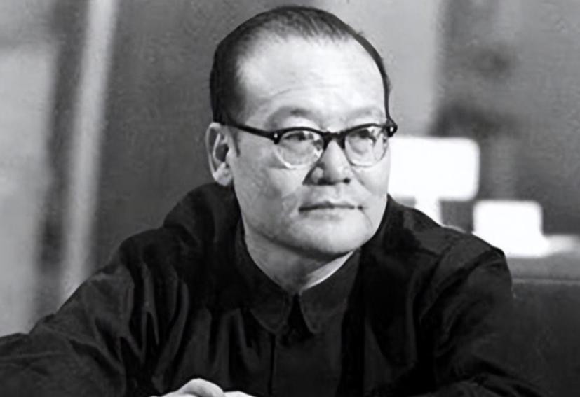 1988年7月，已经离开原有领导岗位、转任农村政策研究员的纪登奎突发心脏病。7月