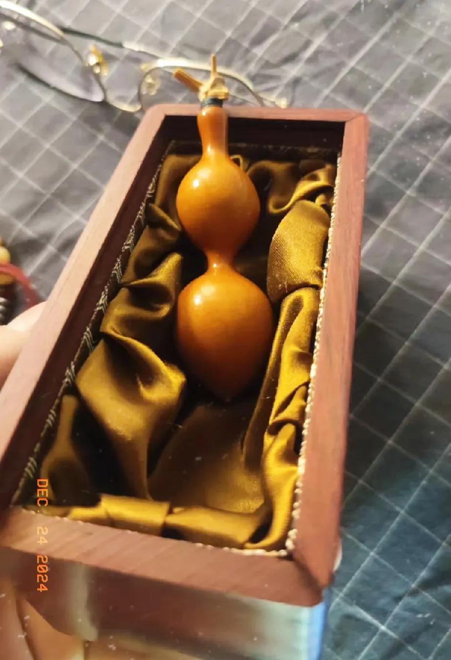 之前在天津上班，周围的同事尤其是老大爷，特别喜欢盘葫芦，那会应该是2016年，据