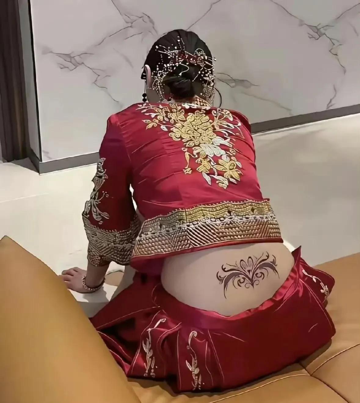 新娘好随和，随便散一下烟，就和人打成一片了