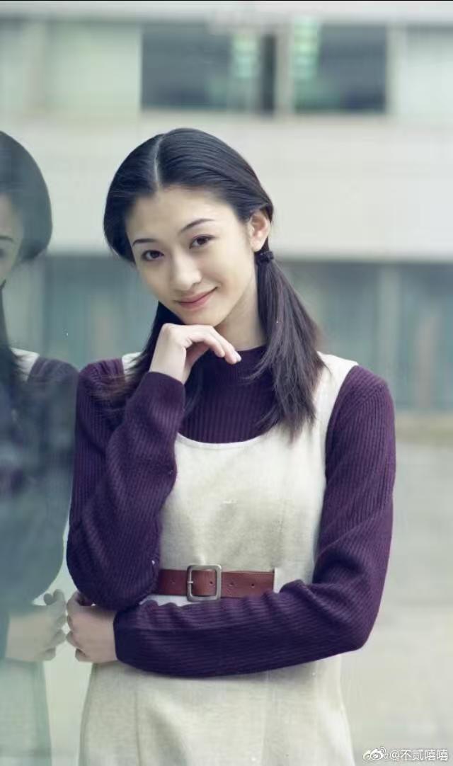 陈畅说李小冉靠一张脸在北舞躺平七年李小冉这张脸足够美丽也确实有躺平的资本，四肢修