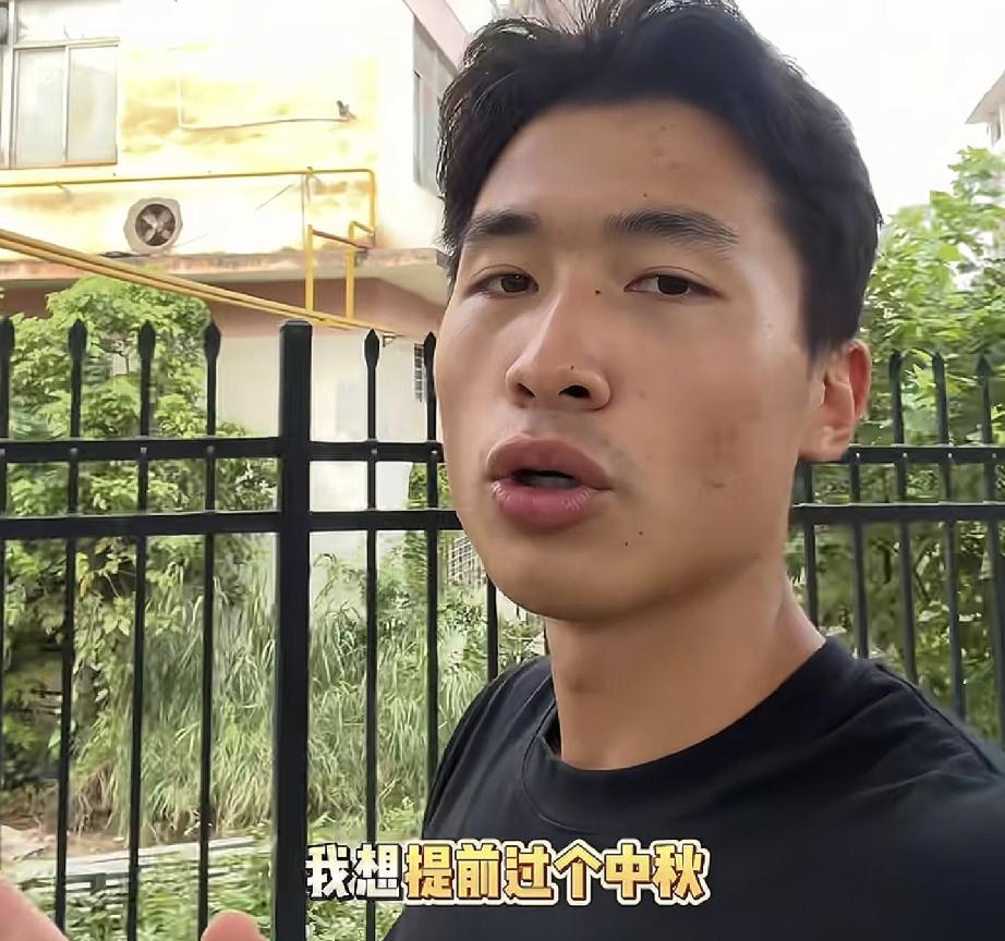 刘海军亲自动手给妈妈姐姐做月饼
网友2句留言刷屏留言区

今天刘海军更新动态他计