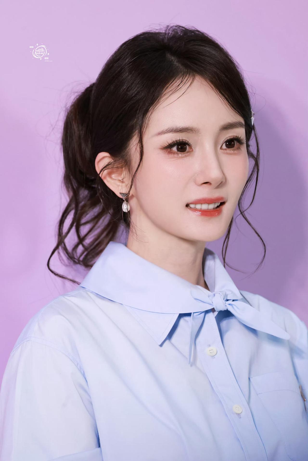 近照，这张脸好像泡在防腐剂里了，完全不会老的！
