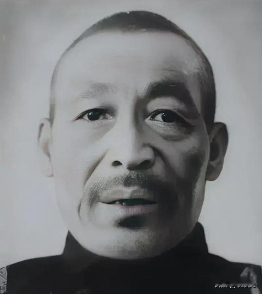 1949年，杀了上千名红军战士的韩起功，兵败如山倒，逃入祁连山深处，到处荒山野岭