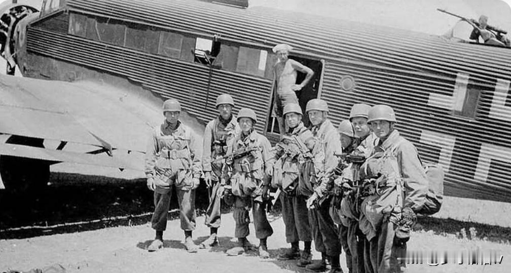 可以说，当第二次世界大战开始的时候，德三的伞兵部队确实是从飞机上跳伞执行作战任务