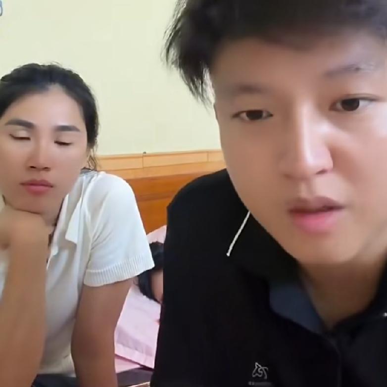小松和秋秋在越南省上安配建民宿，现在开始砌2楼的砖。小叔因为这些日子身体不好，一
