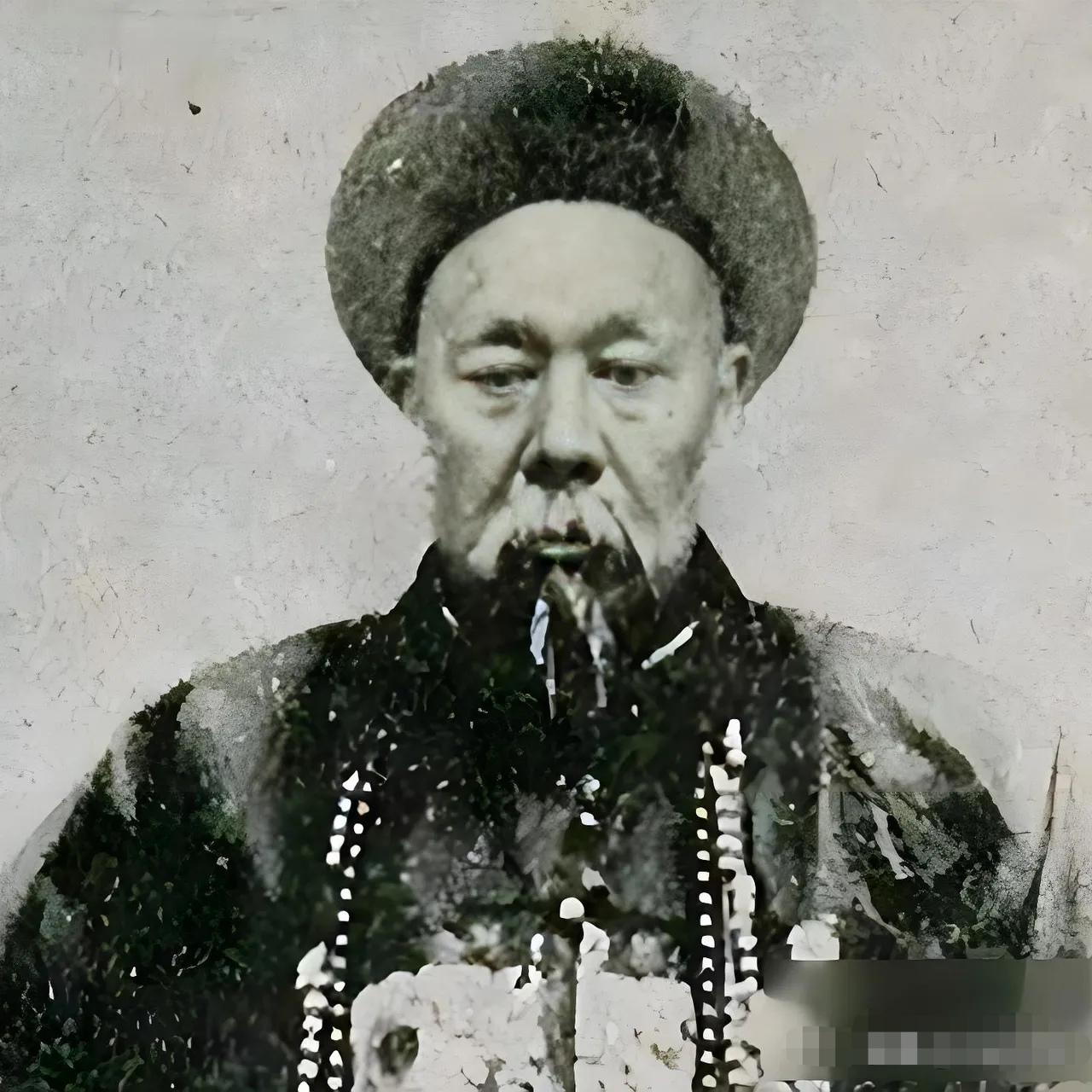 庚子事变后，洋人要求清政府处死一批主战派大臣。当名单递给慈禧时，慈禧圈下一个名字