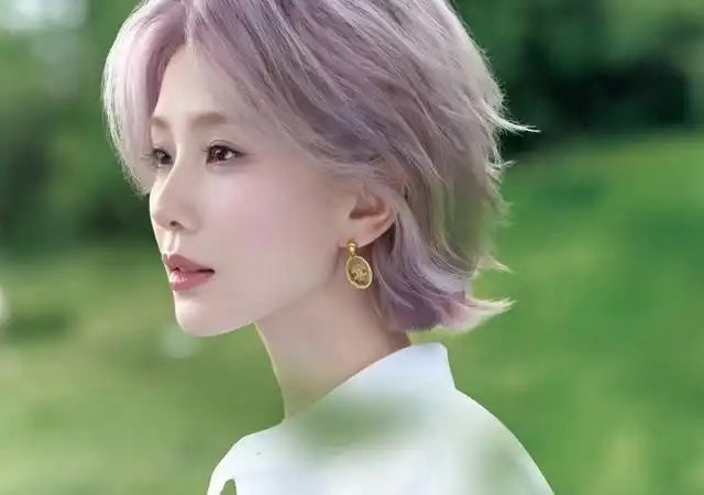 刘诗诗丽江真剪粉紫短发，彻底撕掉温婉标签，罕见野性让全网看愣 