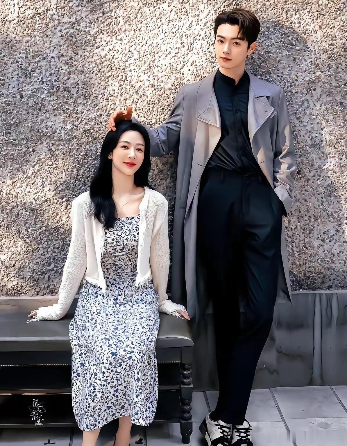 这次许凯出事儿了，​杨紫应该是最庆幸的。  ​许荔莎直接晒出许凯抽烟照和床上私照